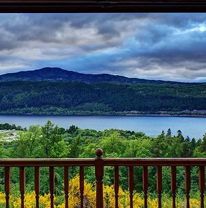 Lodges On Loch Ness Foyers Exterior photo