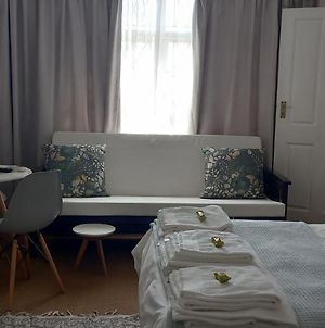 Innes Road Durban Accommodation Private Double Room With Private Bathroom Exterior photo
