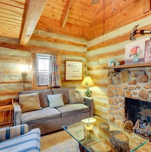 Cozy Riverside Cabin With 3 Acres And Trout Fishing Villa Glade Valley Exterior photo