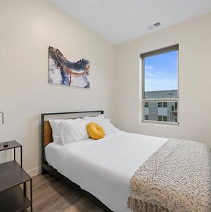 Luxury Spacious Studio In The Center Of 4Th Street Live 706 Louisville Exterior photo