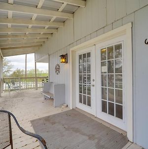 Vacation Rental In Kerrville Pets Welcome! Exterior photo