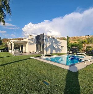 Spacious Holiday Home In Leonforte With Swimming Pool Exterior photo