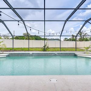 Contemporary Lutz Home Private Pool, Pet Friendly Exterior photo