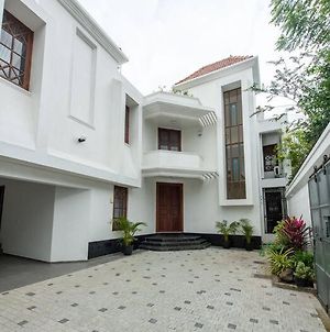 5 Bed Room Villa Bordering Golf Links In Colombo Exterior photo