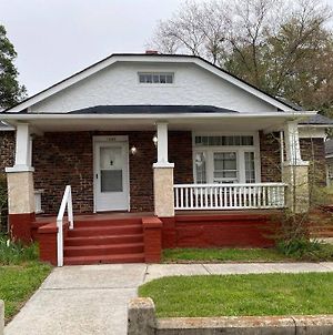 Charming 3 Bed 2 Bathroom House Petersburg Exterior photo