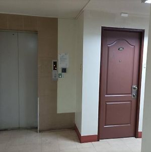 Affordable Room In Pasig Near Sm Tiendesitas Manila Exterior photo