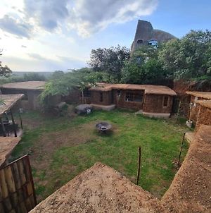 Delightful 5 - Bedroom Maasai Manyatta Home Kitengela Exterior photo
