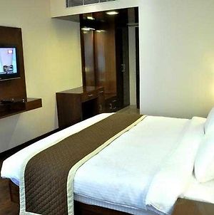 Oyo Hotel Fabulous Inn Near Pvr Ansal Plaza Greater Noida Exterior photo