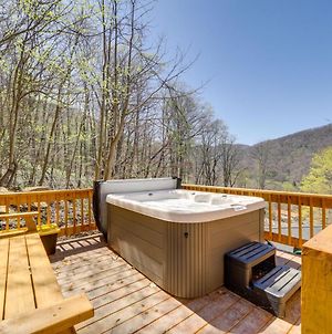 Peaceful Maggie Valley Cabin With Hot Tub And Mtn View Exterior photo