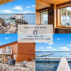 1Br Lodge With Beautiful Lake Front Access & Hot Tub Fife Lake Exterior photo