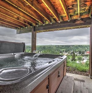 Over Look Town At Dog Friendly Spruce Lodge With Hot Tub By Aaa Red Lodge Rentals Exterior photo