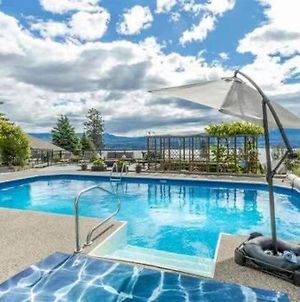Great Lake View Villa With Pool West Kelowna Exterior photo