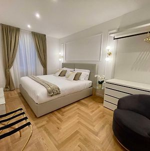 Bellagio Luxury Suites Apartments Exterior photo