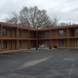 Village Inn Motel - Berrien Springs Exterior photo