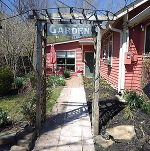 Betty Lous Garden Bed & Breakfast Nashville Exterior photo
