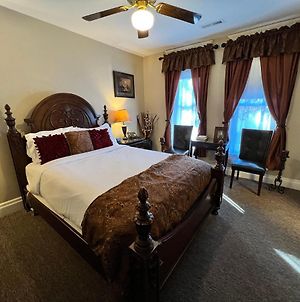 Historic Branson Hotel - Notebook Room With Queen Bed - Downtown - Free Tickets Included Exterior photo