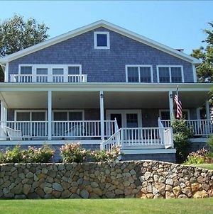 Classic Martha'S Vineyard Vacation Home Overlooking Nantucket Sound Oak Bluffs Exterior photo