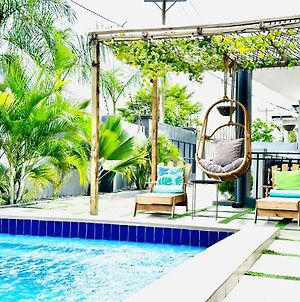 Ultraluxurious Holidayvilla With An Infinity Pool Accra Exterior photo