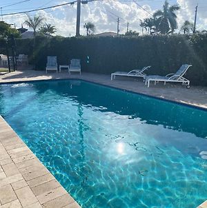 2-Min Walk To The Beach! Sleeps 7 - Large 2Br2Ba #5 Fort Lauderdale Exterior photo