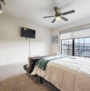 Near Downtown, 3 Queen Beds,Pool-Gym Access Apartment Dallas Exterior photo