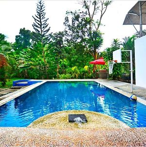 Subic Rain Forest/Beach House Sleeps 13 Villa Morong Exterior photo