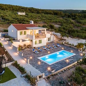 Villa Margita - Luxury With Private Pool Splitska Exterior photo