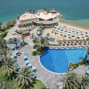 Hilton Doha Hotel Exterior photo