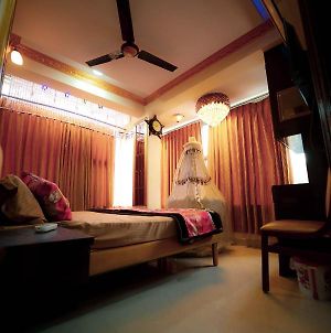 Adh Ya Inn & Suites Bangalore Exterior photo