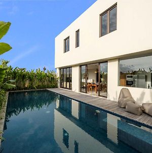 Oceanview 3 Bedrooms Brand New Stylish Private Pool Villa, Study Room Ketewel Exterior photo