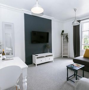 Private City Centre Apt With Free Parking And Wifi Exeter Exterior photo