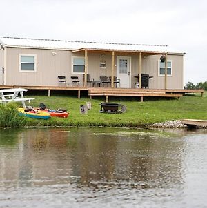 Luxury Lakefront Wolf Lodge With Fishing And Boating Commerce Exterior photo