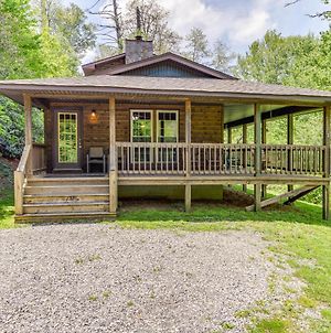 Peaceful Maggie Valley Cabin With Mountain Views! Exterior photo