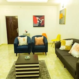 2 Bedroom Luxurious Apartment 15 Mins Away From International Airport Lagos Exterior photo