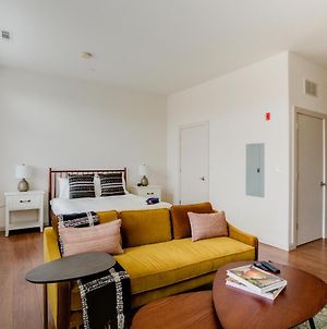Lovely Studio In Waltham Parking Pet-Friendly Apartment Exterior photo