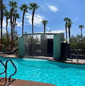 Staycation On The Strip Las Vegas Exterior photo