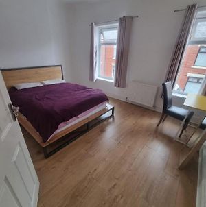 Double room 3 in Salford with shared bathroom Manchester Exterior photo