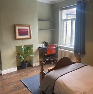 Tranquil Garden View Double Room London Exterior photo