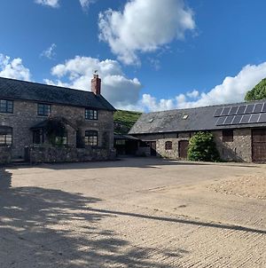 Tranquil 4 Bedroom Country Farmhouse With Views Oswestry Exterior photo