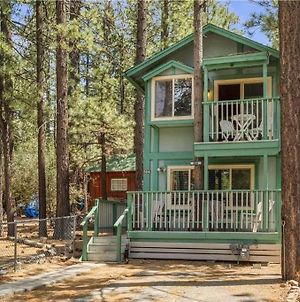 Retro Ski Cabin- Adorable Cabin, Super Cute And Woodsy, Located In The Quiet Area Of Big Bear City! Exterior photo