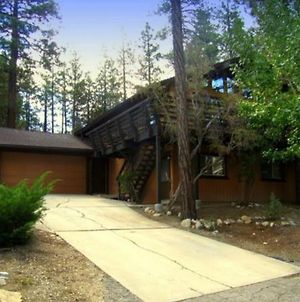 Mama Bear'S Den - Spacious And Comfortable, Perfect For A Family Getaway With Hot Tub! Big Bear City Exterior photo