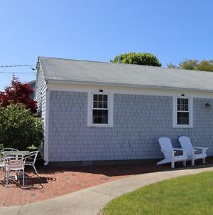 Seaside Serenity, Just A Block /0.1 Mile Away From The Beach Yarmouth Exterior photo