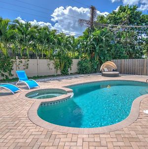 Relax Poolside & Walk Or Bike To The Beach From This Amazing Naples Pool Home! Exterior photo