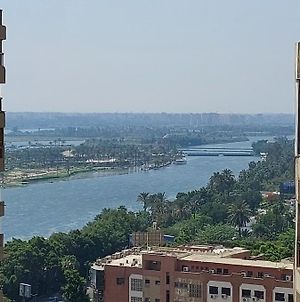 شقة فندقية بكورنيش المعادي بجوار اكاديمية السادات لأسر وعائلات Excellent Apartment In Cornish Elmaadi Nile View Cairo Exterior photo