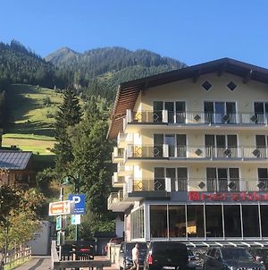 Hotel Herzblut - Jokercard Inclusive Saalbach-Hinterglemm Exterior photo