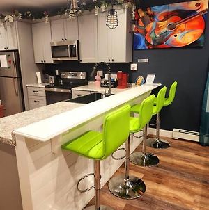 Modern, 3Br Perfect Getaway In Pvd ~Sleeps 6 Apartment Providence Exterior photo