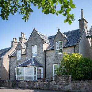 Seaview House - A Traditional Home By The Beach Nairn Exterior photo