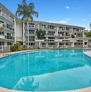 Spindle Cowrie Apartments Palm Cove Exterior photo