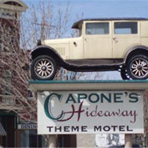 Capone'S Hideaway Motel Moose Jaw Exterior photo