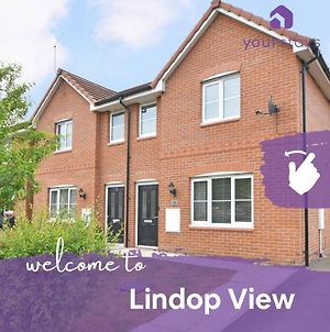 Lindop View By Yourstays, Gorgeous 3 Bed With Driveway Parking! Perfect For A Family Getaway Alsager Exterior photo