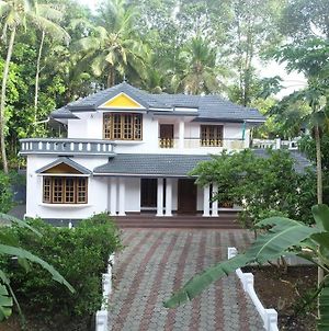 Holiday Homes In Kidangoor Kottayam Kerala Exterior photo